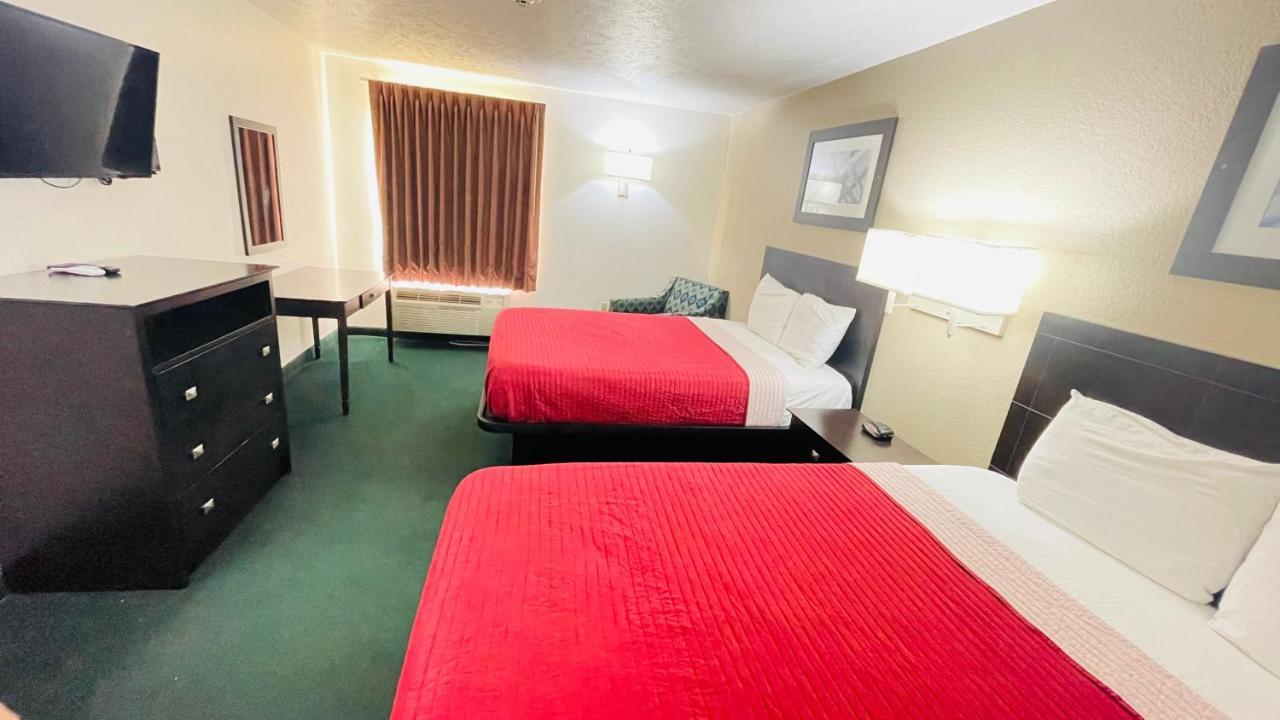 Pinckneyville Inn And Suites מראה חיצוני תמונה