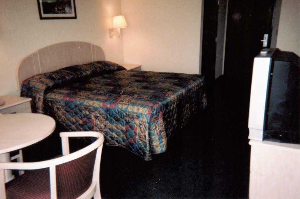Pinckneyville Inn And Suites מראה חיצוני תמונה